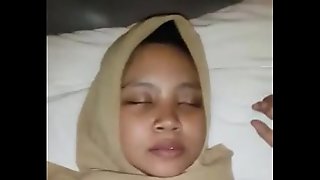 Indonesian cewek jilbab dientot loyalty 1 480p